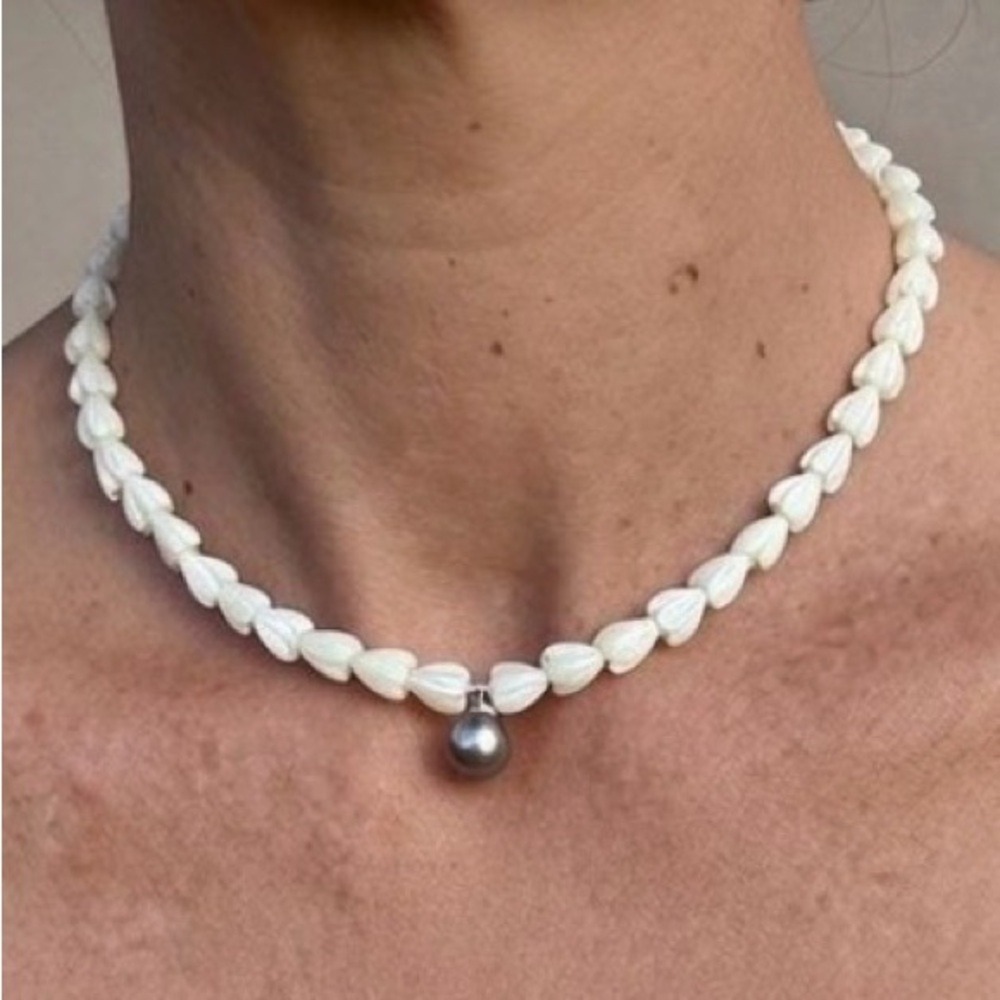 Pikake Lei Mother of Pearl Beaded Black Tahitian Pearl Pendant 16" Silver Choker